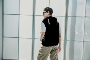 AC2064 Air Cooling Vest (Black) shown in use from the back. There may be minor cosmetic difference between this and the final product.